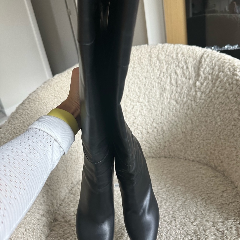 Burberry black leather platform / high heel boots Size 37.5 - Picture 4 of 15